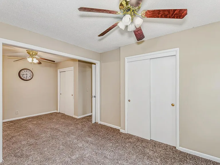 1845 N Sheridan St — Photo 14