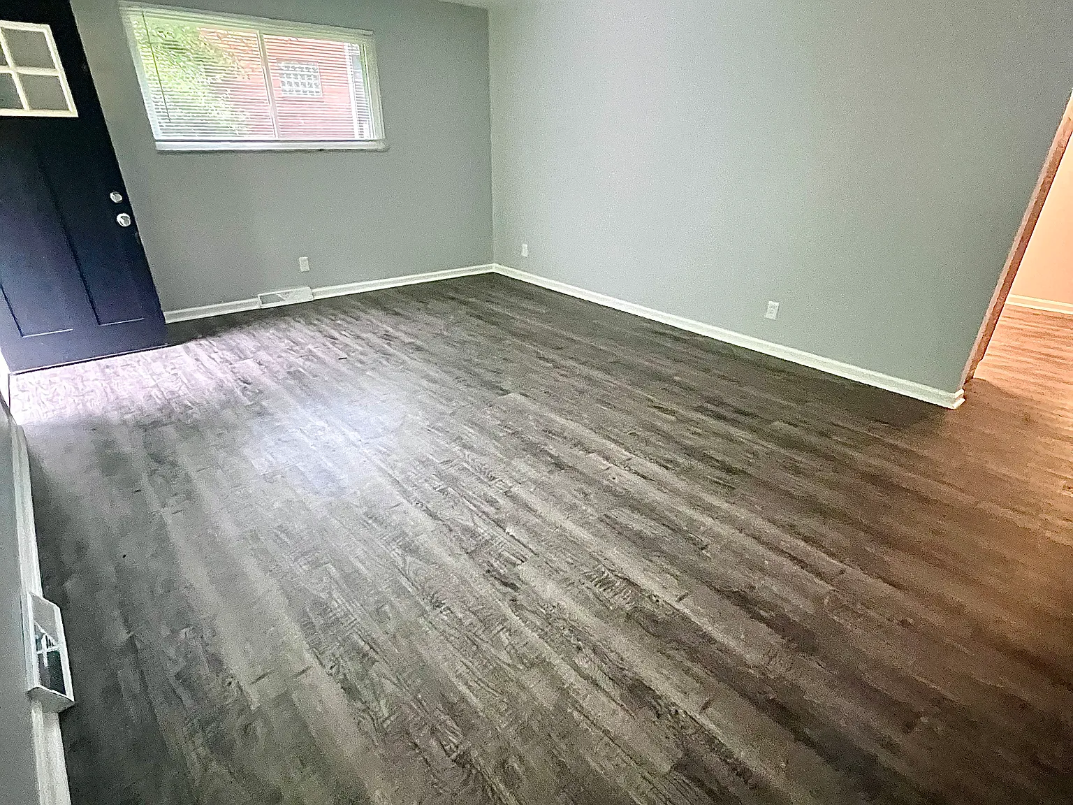 3 bed, 1200 sqft, $1,700 — Photo 2
