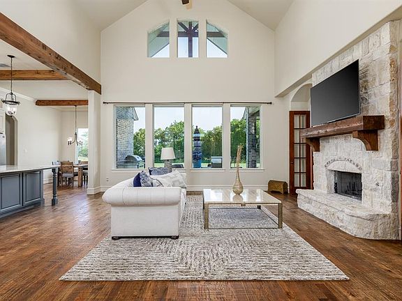 5th image of 4414 Lake Breeze Dr
