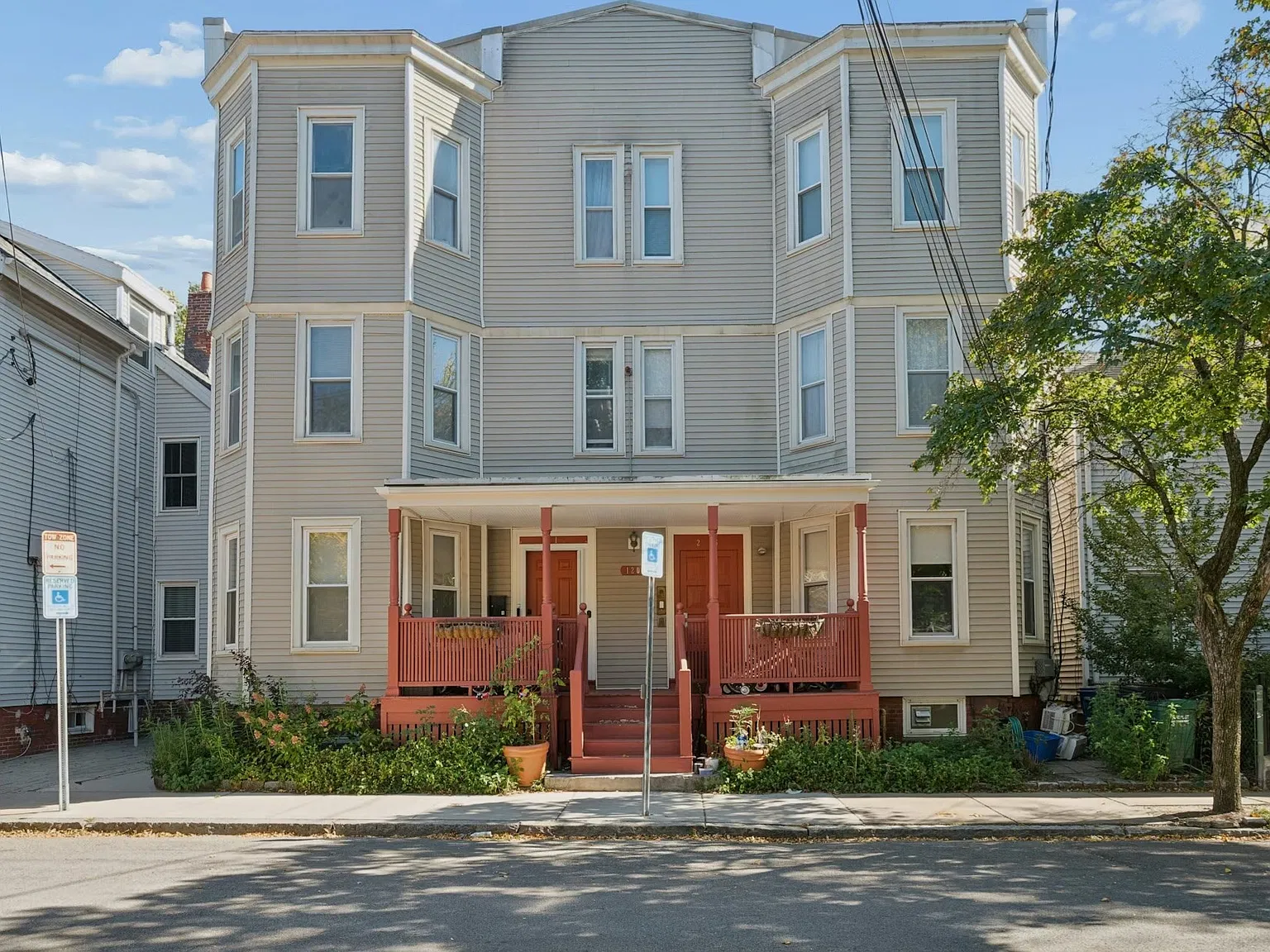 4 bed, 1.5 bath, 1151 sqft, $3,900 — Photo 1