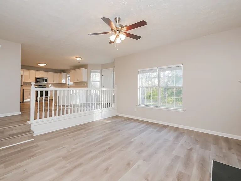 409 Grove Park Dr — Photo 5