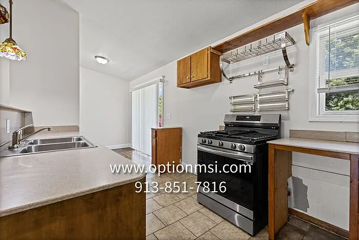403 Shawn Dr — Photo 8