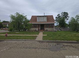 146 W 8th St, Chapman, KS 67431