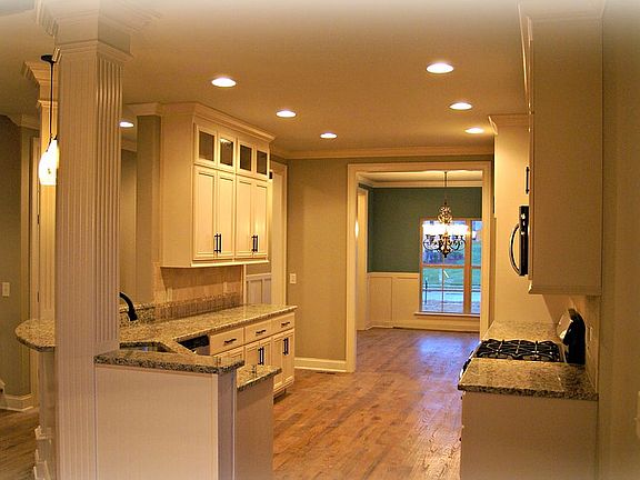 4th image of 745 Stone Mill Cir