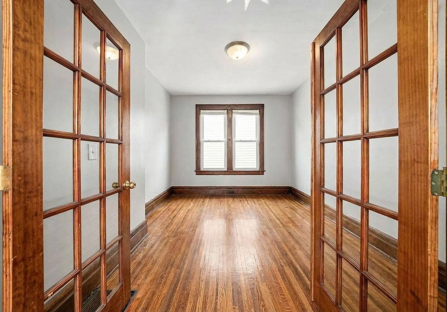 3 bed, 1.0 bath, $1,415 — Photo 4
