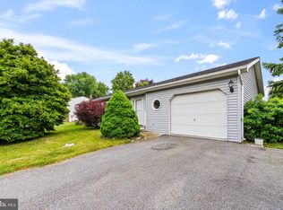 9 Raspberry Dr, Mechanicsburg, PA 17050