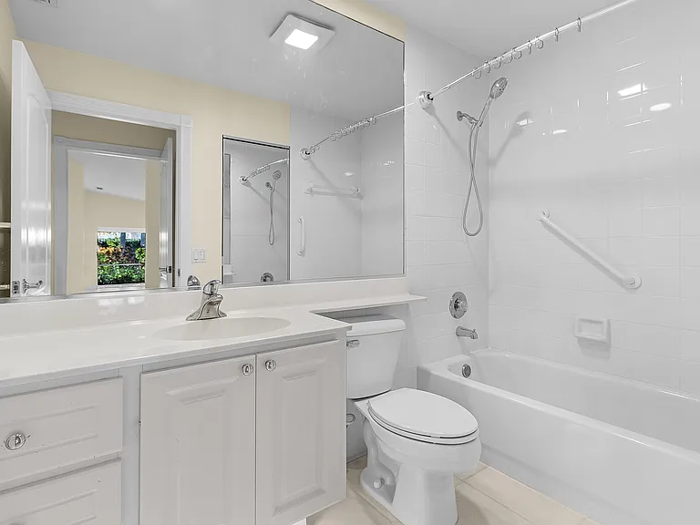 2nd bathroom