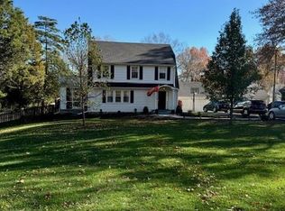 7319 NW Tomahawk Ln, Kansas City, MO 64151