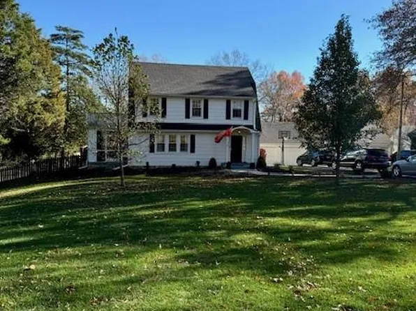 7319 NW Tomahawk Ln, Kansas City, MO 64151