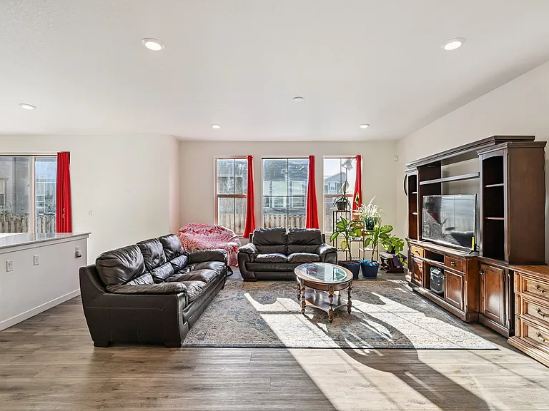 13080 E 110th Pl — Photo 3