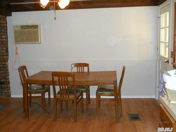 4th image of 6 Herd Ln