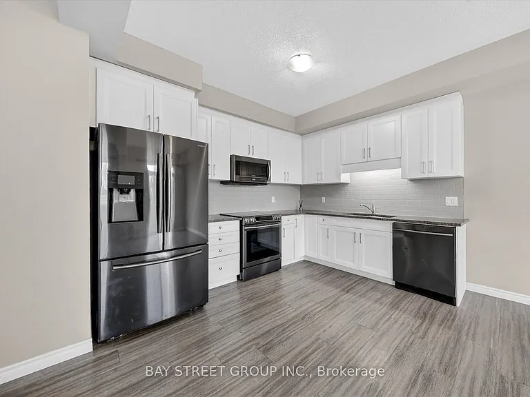 445 Avens St — Photo 21