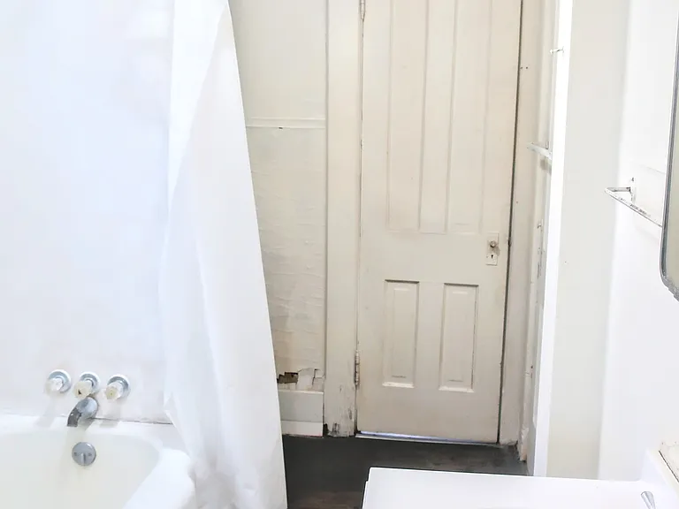 425 W Adams St #1 — Photo 9