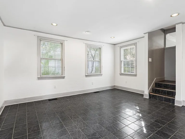 85 Hopkins St — Photo 14