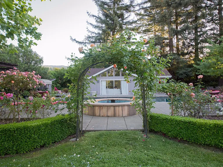 1765 Zinfandel Ln — Photo 33