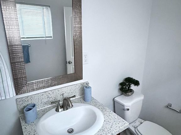 5th image of 11937 Hart St #M