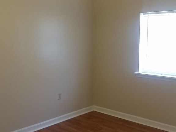 4th image of 613 Boggs Ave #3