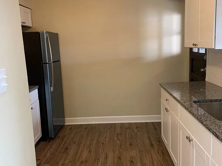 2636 N Leclaire Ave — Photo 5