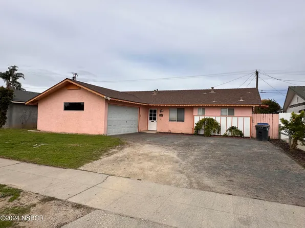 1045 W Las Flores Way, Santa Maria, CA 93458