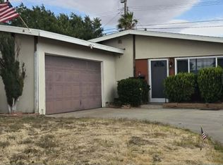 38926 Foxholm Dr, Palmdale, CA 93551
