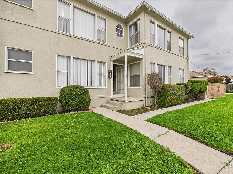 Banner Circle Apartments — Photo 12