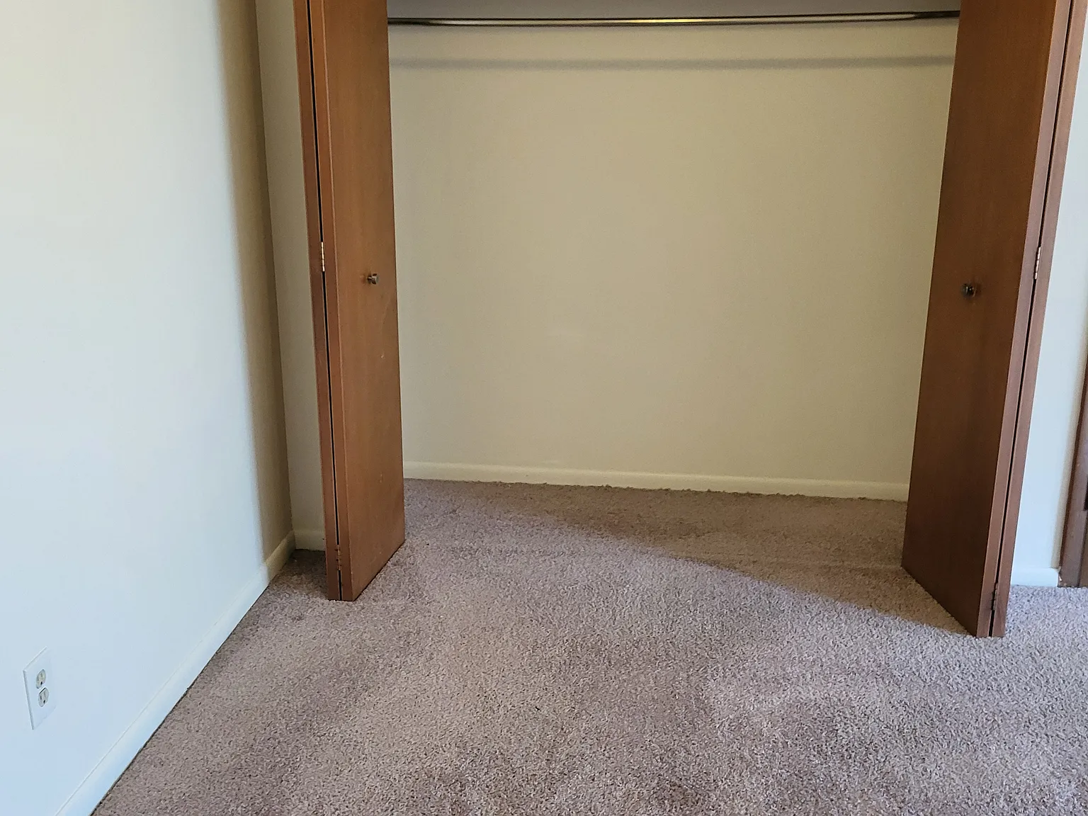 1 bed, 750 sqft, $1,050 — Photo 4