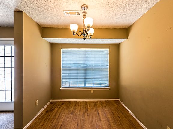 3rd image of 3123 W Woodfield Way
