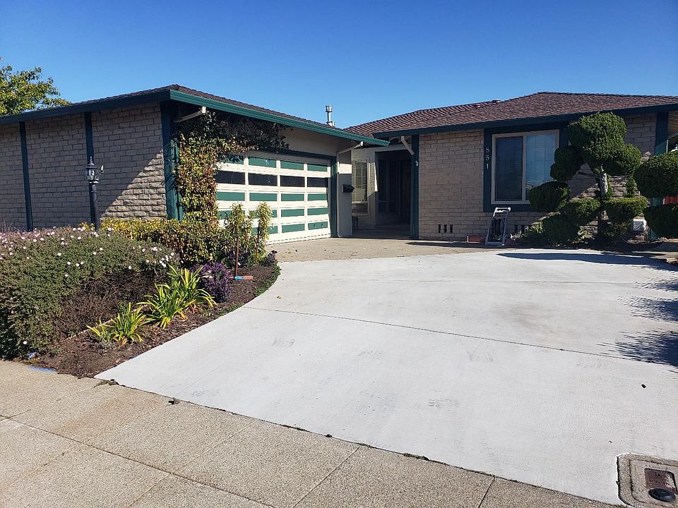 1st image of 851 Crane Ave