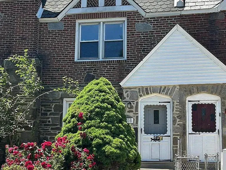 3 bed, 1.5 bath, 1383 sqft, $1,800 — Photo 3