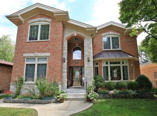 8251 Kilbourn Ave, Skokie, IL