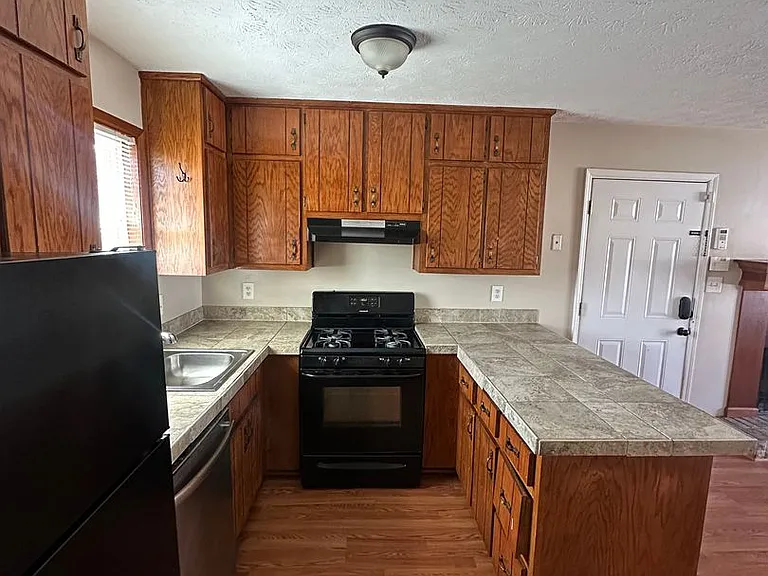 2036 Laboon Cir — Photo 9