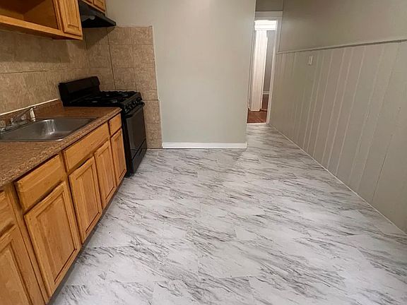 2nd image of 124 N 18th St Floor 2