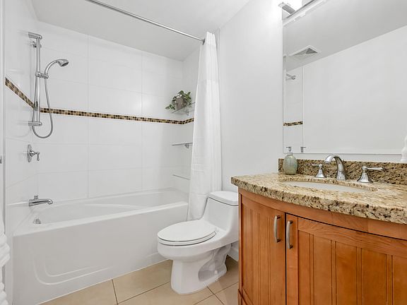 5th image of 15357 Roper Ave #206