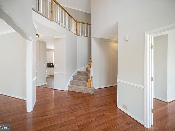 4th image of 53 Boulder Dr