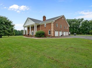 4740 Angus Dr, Gainesville, VA