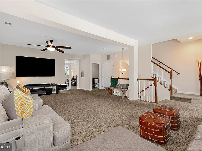 364 Chessington Dr — Photo 1