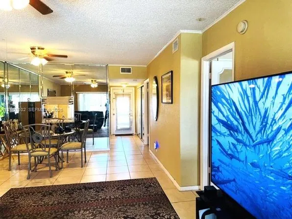 600 NW 76th Ter, North Lauderdale, FL 33063