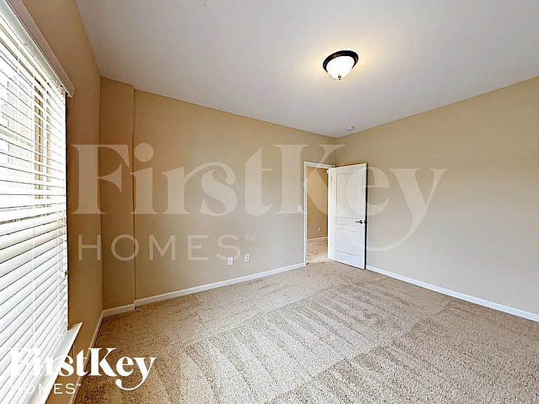 7719 Watson Cir — Photo 11
