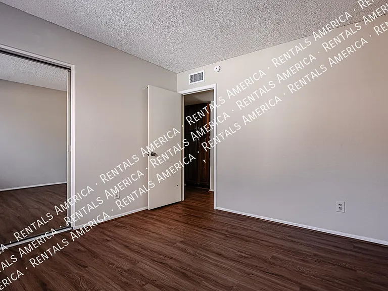 2466 W Onza Ave — Photo 25