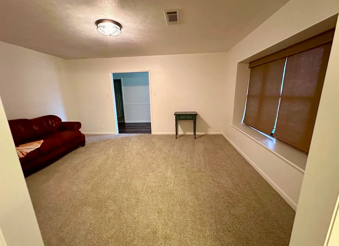 4 bed, 2898 sqft, $2,249 — Photo 4