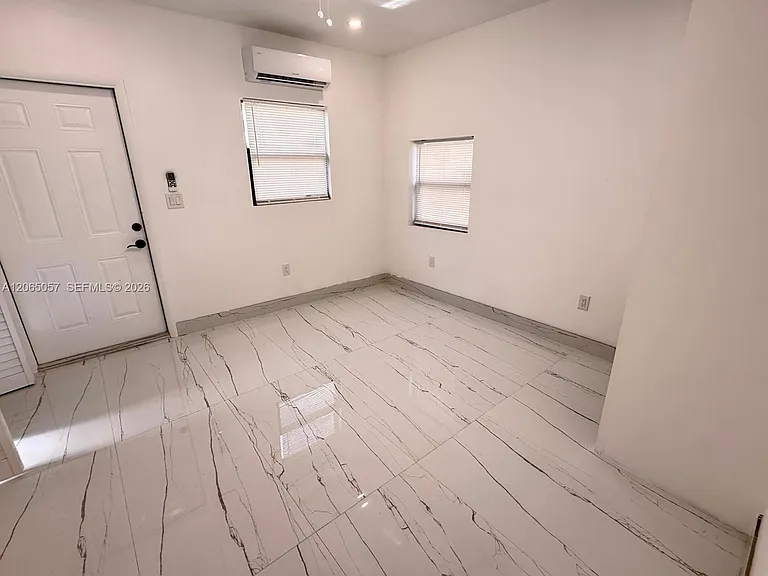 4088 SW 51st St #A — Photo 14