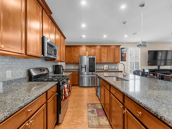 3rd image of 108 Reef Rd