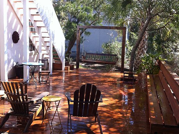 Lower deck sitting area