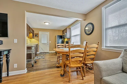 583 Annex Ct #B Photo 1