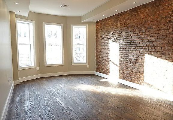 2nd image of 207 Saint James Pl APT 3R