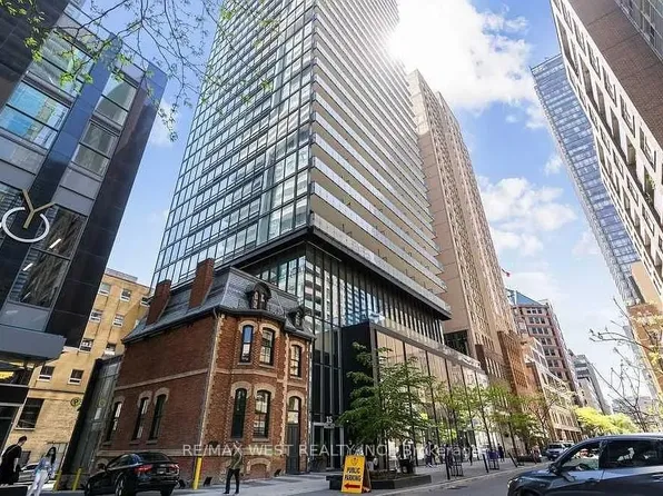 15 Grenville St, Toronto, ON