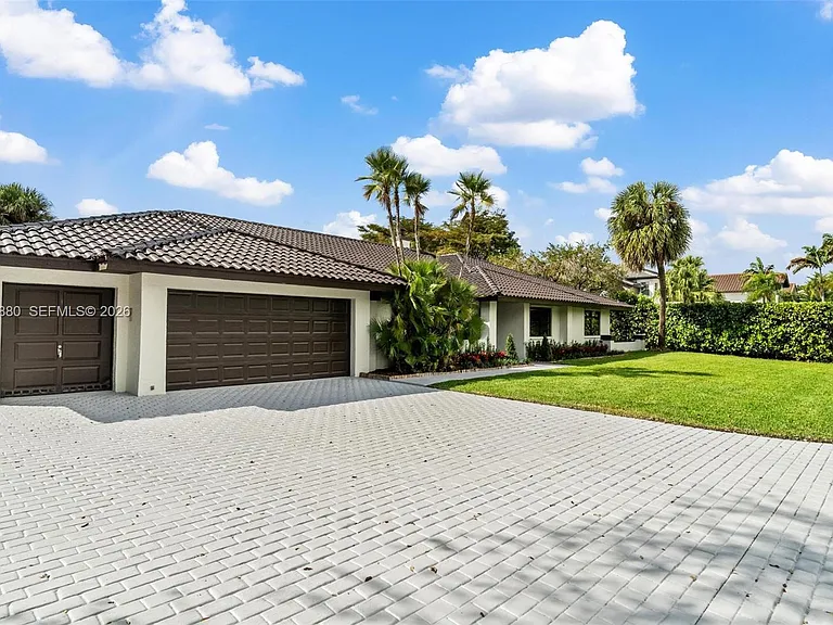 5254 NW 94th Doral Pl — Photo 2