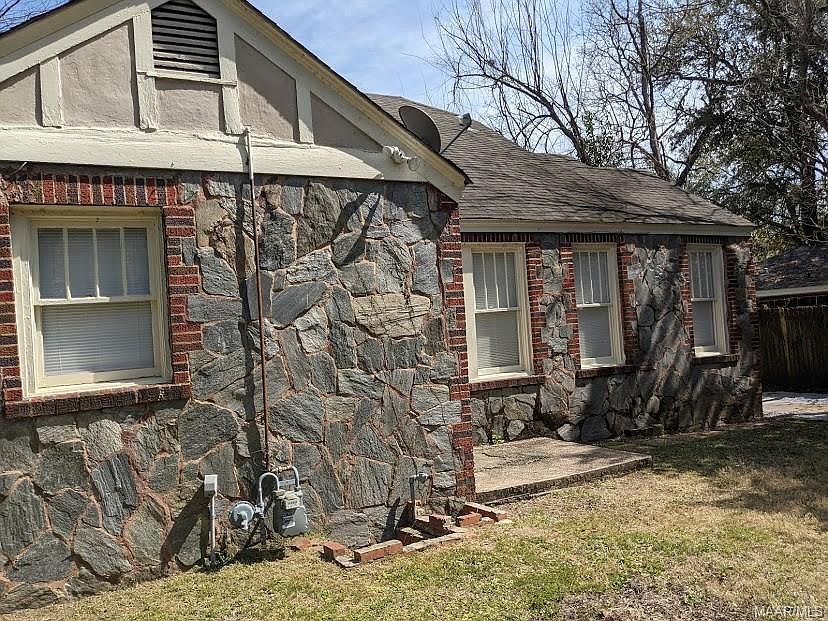 c. 1940 Tudor Style House For Sale in Montgomery, AL 36106. 110,000