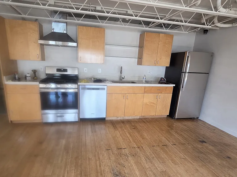 6037 Christie Ave — Photo 15