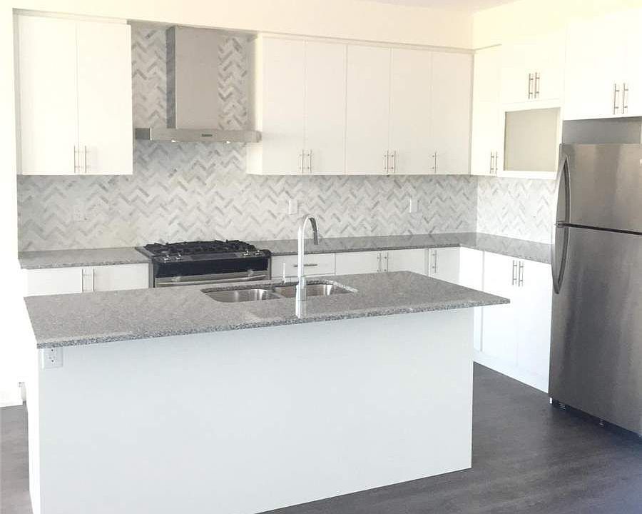 1st image of 3165 Mintwood Cir
